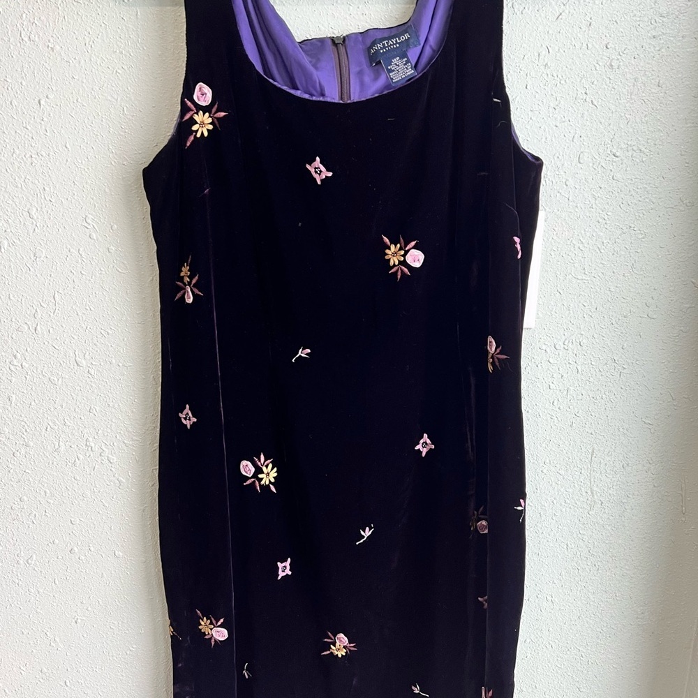 Ann Taylor Dress with Floral Embroidery - Picture 2 of 9